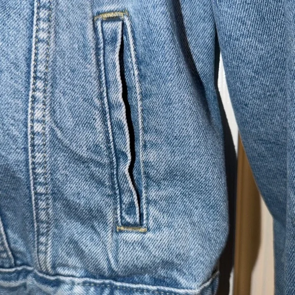 Levi's Women’s Distressed Light Wash Denim Jacket - Light Blue - Picture 6 of 9